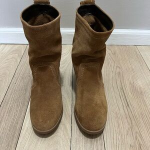 Women's White Mountain Tan Suede Boots Size 8